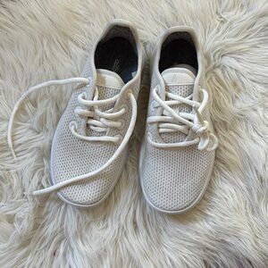 New Allbirds Tree Runner size 5 white